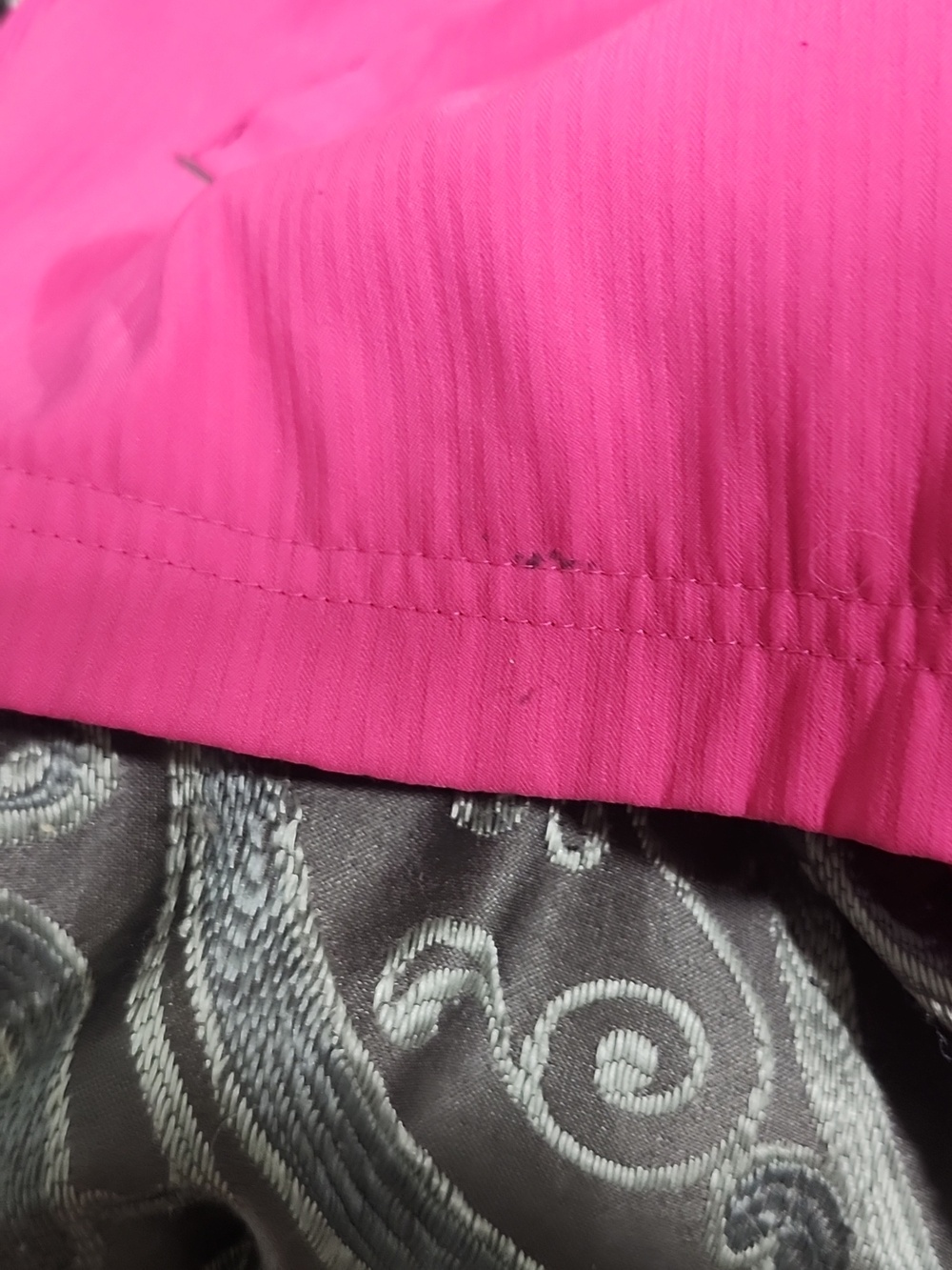 Koi Lite Bright Pink Slimfit Stretch Scrub Top Wuth Pinstripe Texture Sz M - Picture 6 of 6